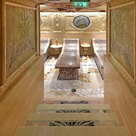 Royal Hotel