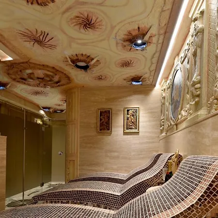 Royal Hotel 3*