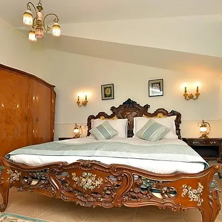 Royal Hotel 3*